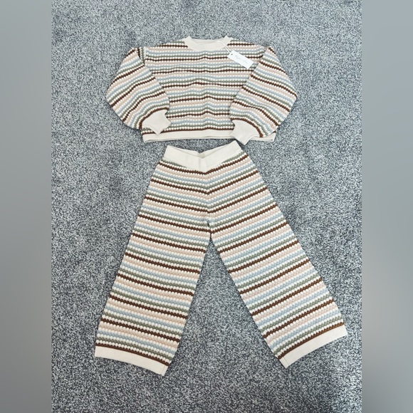 Rylee + Cru Other - Honeycomb knit Sweater and pants